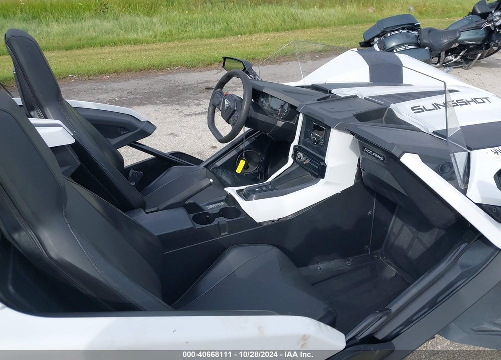2021 POLARIS SLINGSHOT S WITH TECHNOLOGY PACKAGE VIN: 57XAATHD5M8141719