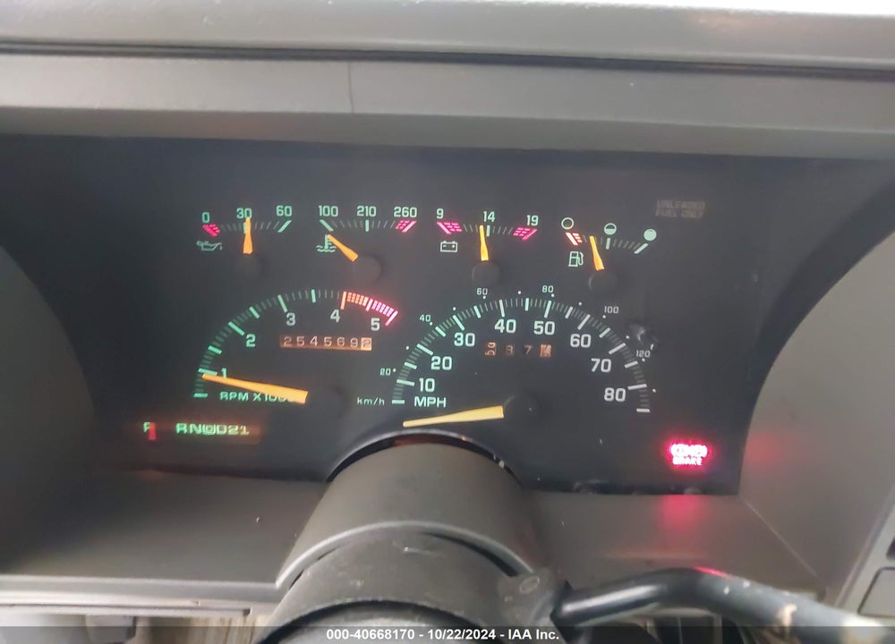 1992 GMC SUBURBAN K1500 VIN: 1GKFK16K7NJ717567