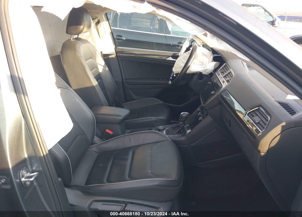 2018 VOLKSWAGEN TIGUAN 2.0T SEL PREMIUM VIN: 3VV4B7AXXJM001818