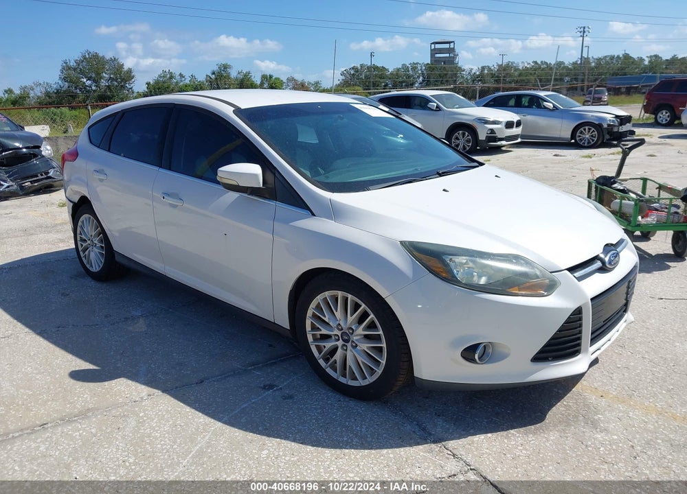2013 FORD FOCUS TITANIUM VIN: 1FADP3N28DL300100