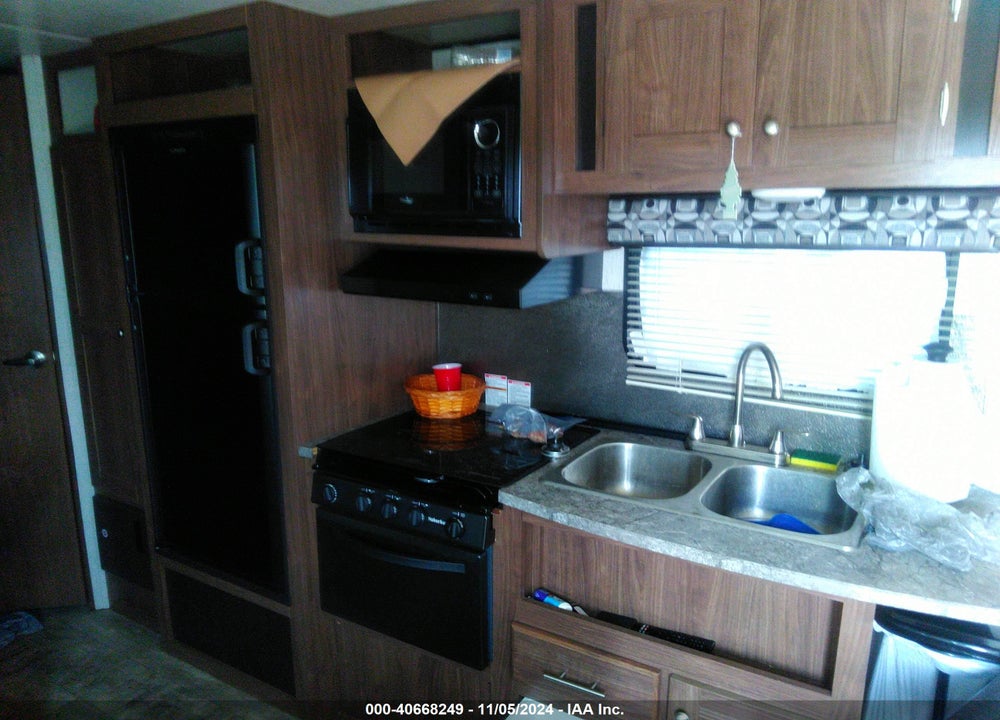 2019 PIONEER 25FT CAMPER VIN: 5SFPB2929KE388924