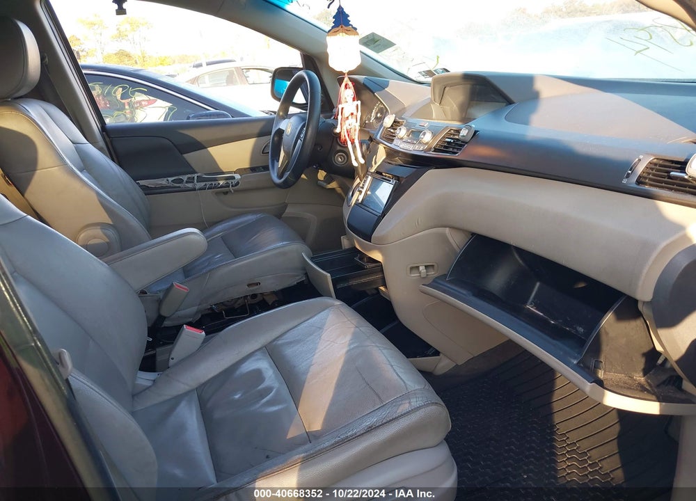 2011 HONDA ODYSSEY LX VIN: 5FNRL5H27BB021322