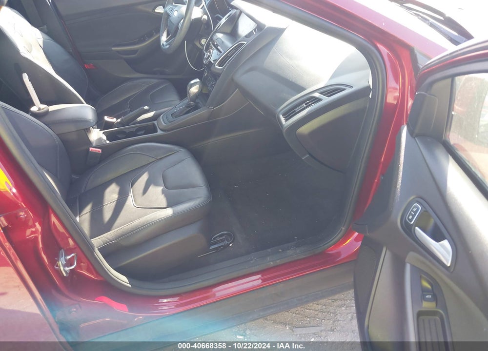 2015 FORD FOCUS SE VIN: 1FADP3F27FL267947