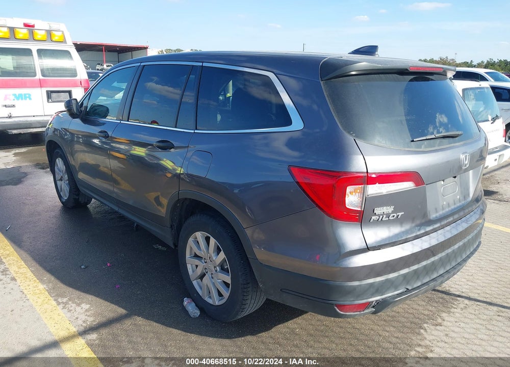 2019 HONDA PILOT LX VIN: 5FNYF5H19KB022627