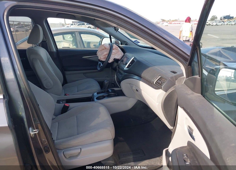 2019 HONDA PILOT LX VIN: 5FNYF5H19KB022627