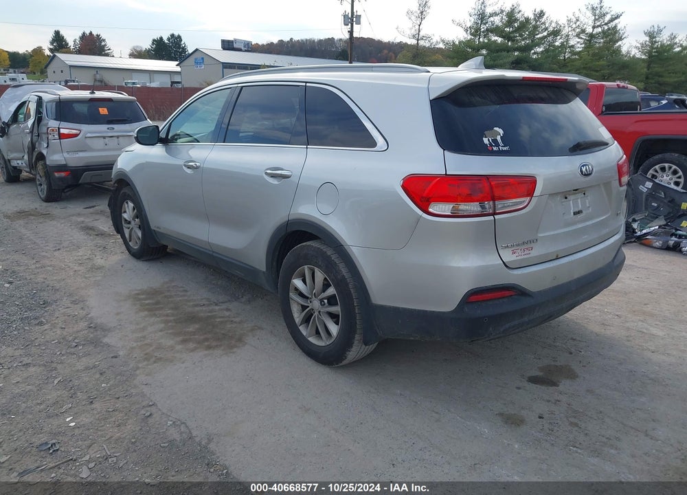 2018 KIA SORENTO 2.4L LX VIN: 5XYPGDA37JG415516
