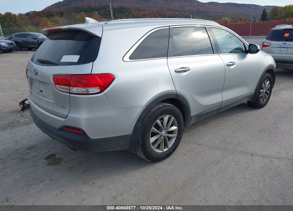 2018 KIA SORENTO 2.4L LX VIN: 5XYPGDA37JG415516
