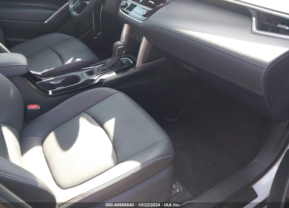 2022 TOYOTA COROLLA CROSS XLE VIN: 7MUDAAAG0NV005922