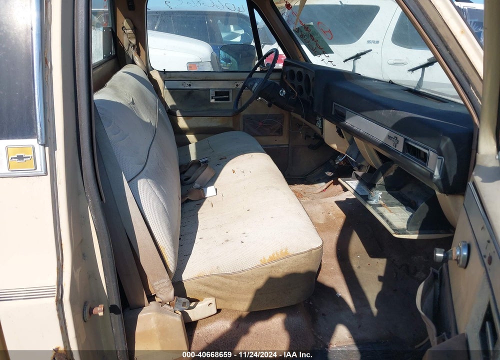 1986 CHEVROLET C10 VIN: 2GCDC14H8G1172600