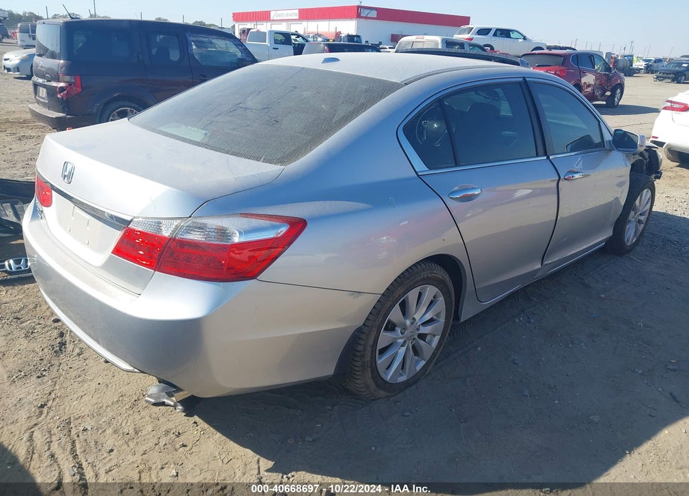 2013 HONDA ACCORD VIN: 1HGCR2F8XDA043855