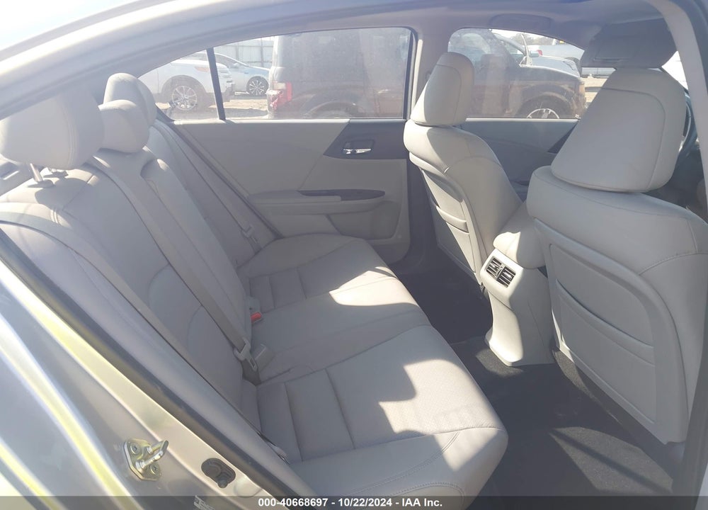 2013 HONDA ACCORD VIN: 1HGCR2F8XDA043855