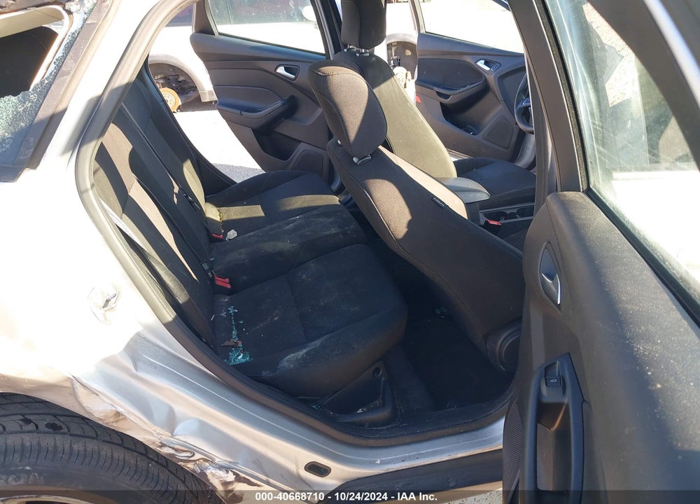 2018 FORD FOCUS SE VIN: 1FADP3K29JL329699