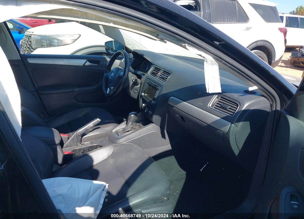 2014 VOLKSWAGEN JETTA 1.8T SE VIN: 3VWD17AJ1EM384337