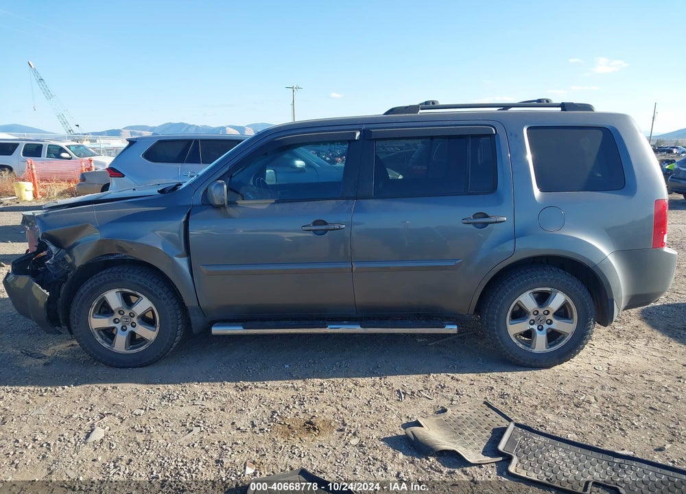 2011 HONDA PILOT EX-L VIN: 5FNYF4H54BB044578
