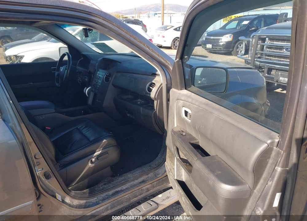 2011 HONDA PILOT EX-L VIN: 5FNYF4H54BB044578