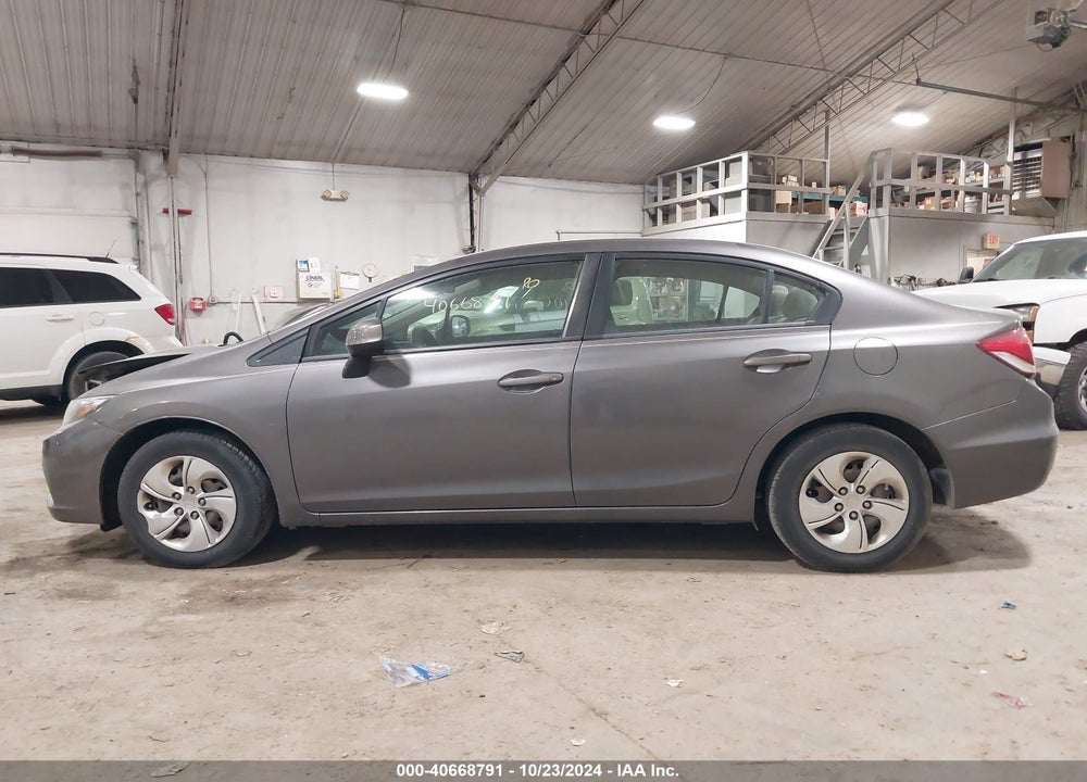 2013 HONDA CIVIC LX VIN: 19XFB2F5XDE047987