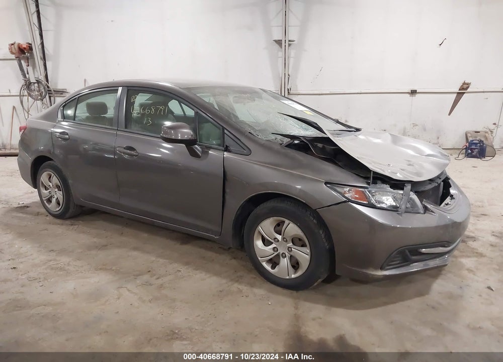 2013 HONDA CIVIC LX VIN: 19XFB2F5XDE047987