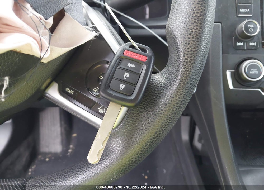 2019 HONDA CIVIC LX VIN: 19XFC2F65KE013877