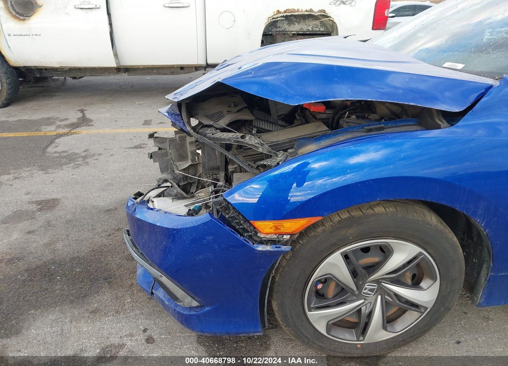 2019 HONDA CIVIC LX VIN: 19XFC2F65KE013877