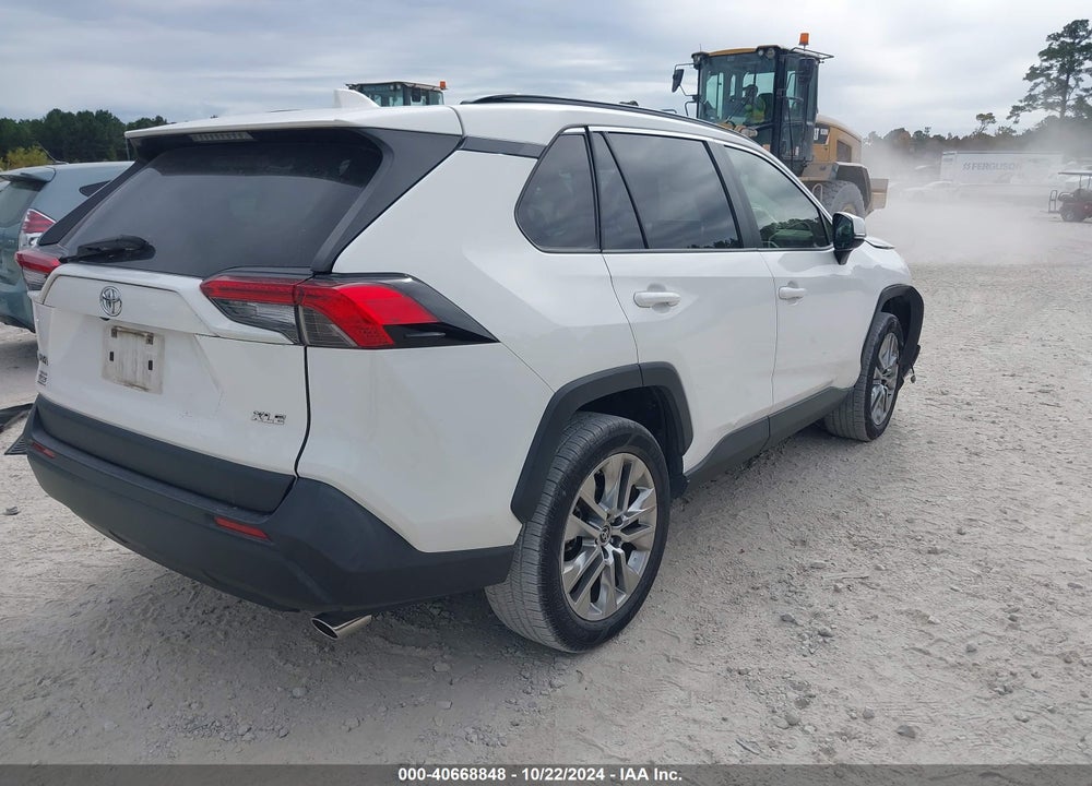 2019 TOYOTA RAV4 XLE PREMIUM VIN: JTMC1RFV3KD008090