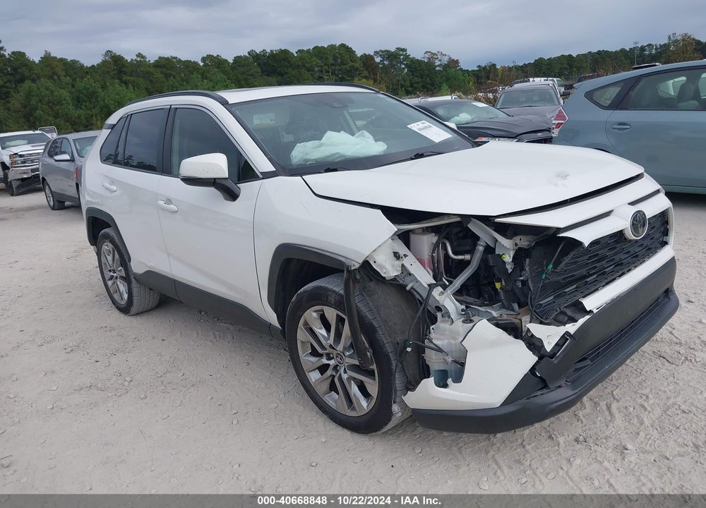 2019 TOYOTA RAV4 XLE PREMIUM VIN: JTMC1RFV3KD008090
