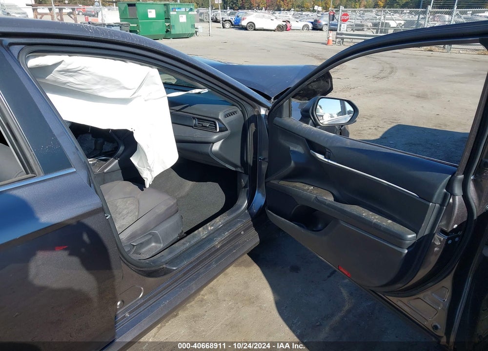 2021 TOYOTA CAMRY LE VIN: 4T1C11AK5MU515957