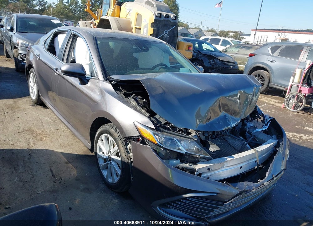 2021 TOYOTA CAMRY LE VIN: 4T1C11AK5MU515957