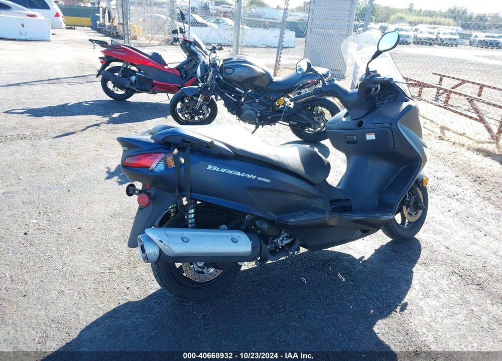 2022 SUZUKI UH200 VIN: MLCCH41A9N1600069