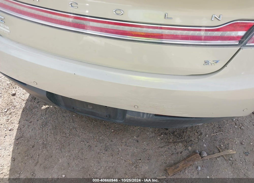 2014 LINCOLN MKZ VIN: 3LN6L2GK1ER825455