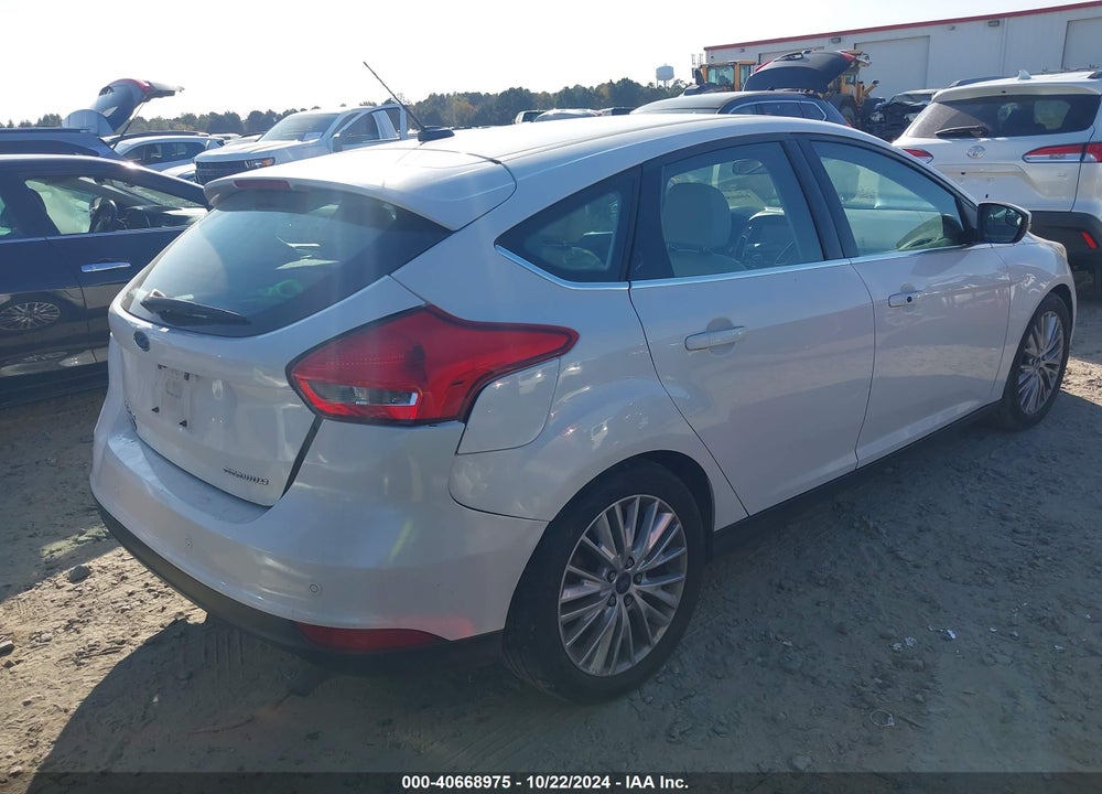 2018 FORD FOCUS TITANIUM VIN: 1FADP3N29JL331660