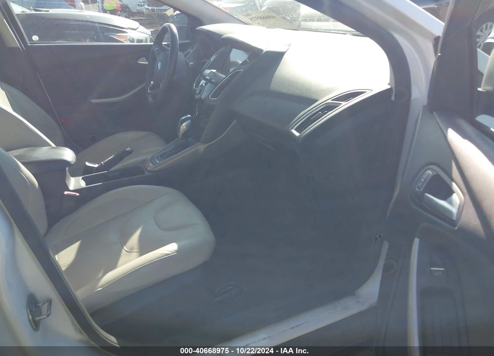 2018 FORD FOCUS TITANIUM VIN: 1FADP3N29JL331660