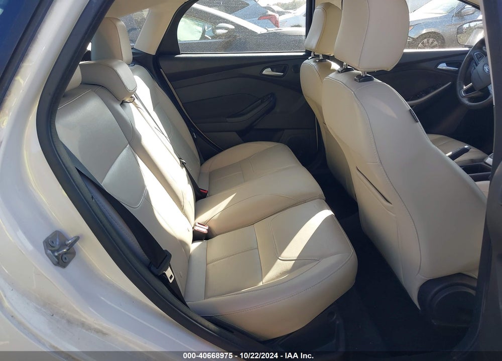 2018 FORD FOCUS TITANIUM VIN: 1FADP3N29JL331660