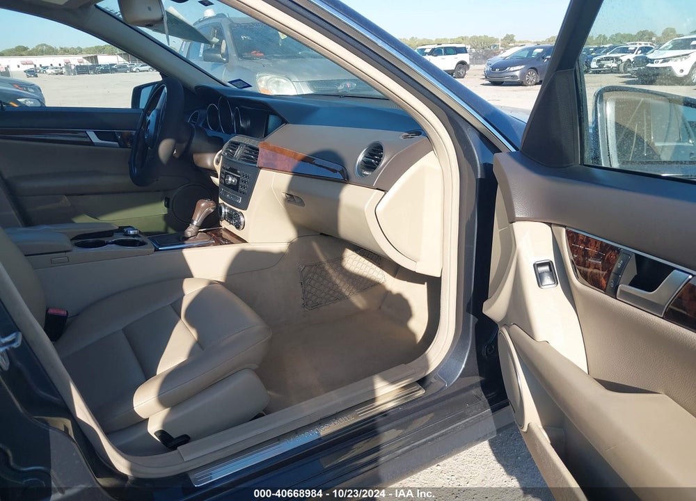 2013 MERCEDES-BENZ C 300 LUXURY 4MATIC/SPORT 4MATIC VIN: WDDGF8AB3DR291757