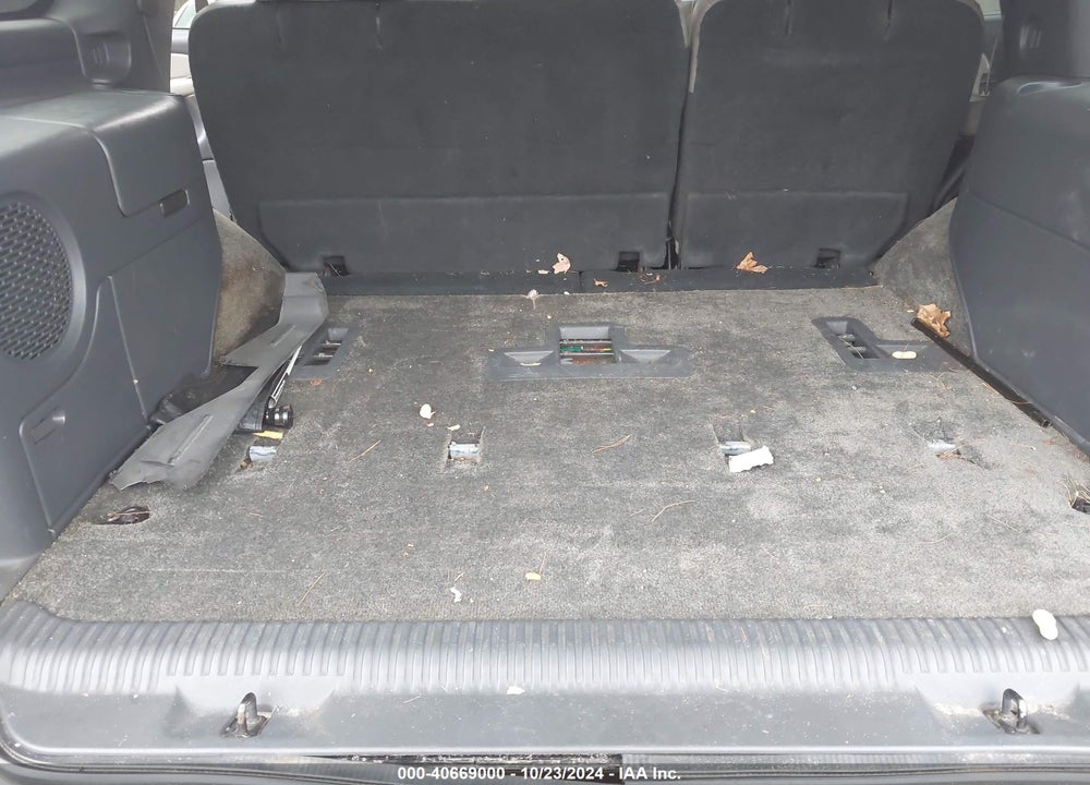 2002 CHEVROLET TAHOE LT VIN: 1GNEK13Z02J231405