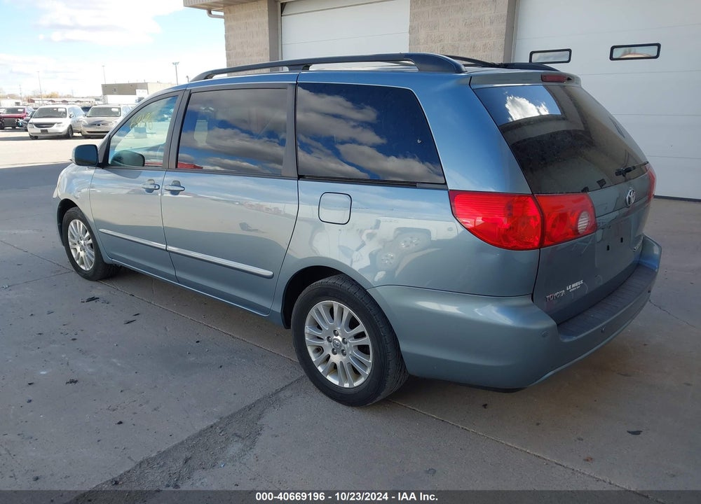 2010 TOYOTA SIENNA XLE/XLE LIMITED VIN: 5TDYK4CC2AS321028