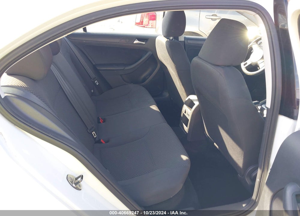 2014 VOLKSWAGEN JETTA 2.0L S VIN: 3VW2K7AJ6EM426988