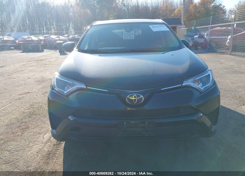 2018 TOYOTA RAV4 LE VIN: 2T3BFREVXJW714666