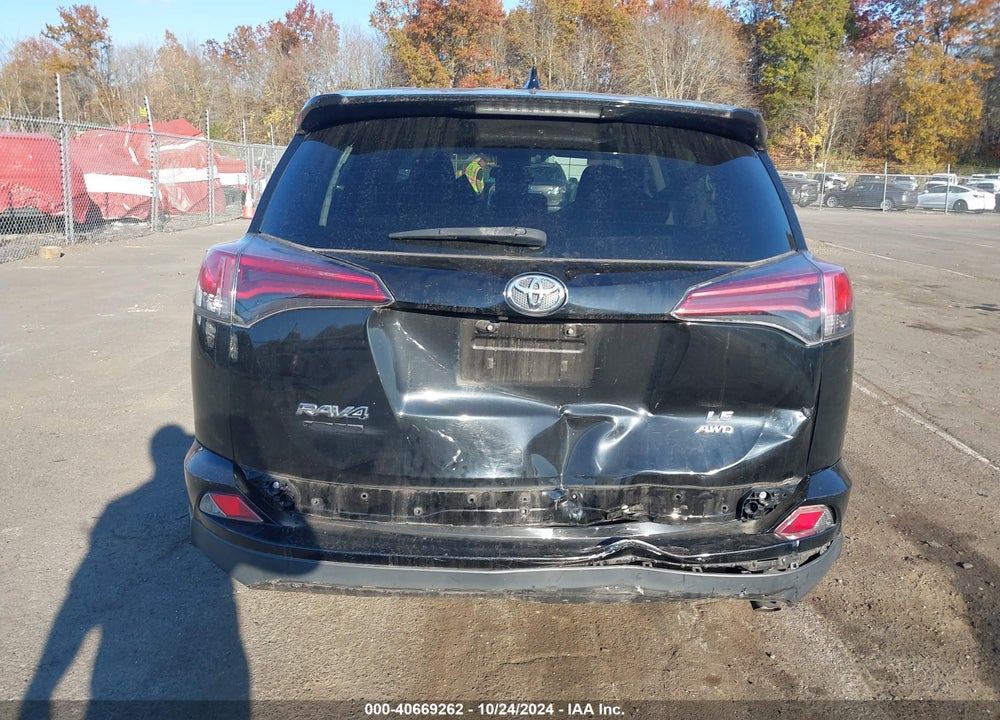2018 TOYOTA RAV4 LE VIN: 2T3BFREVXJW714666
