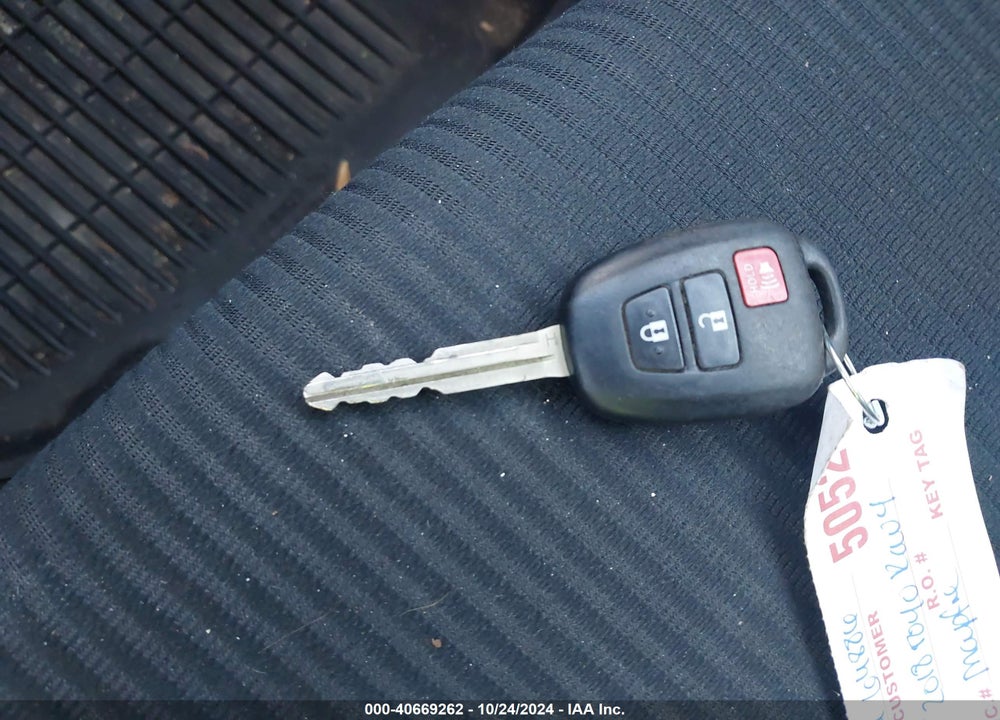2018 TOYOTA RAV4 LE VIN: 2T3BFREVXJW714666