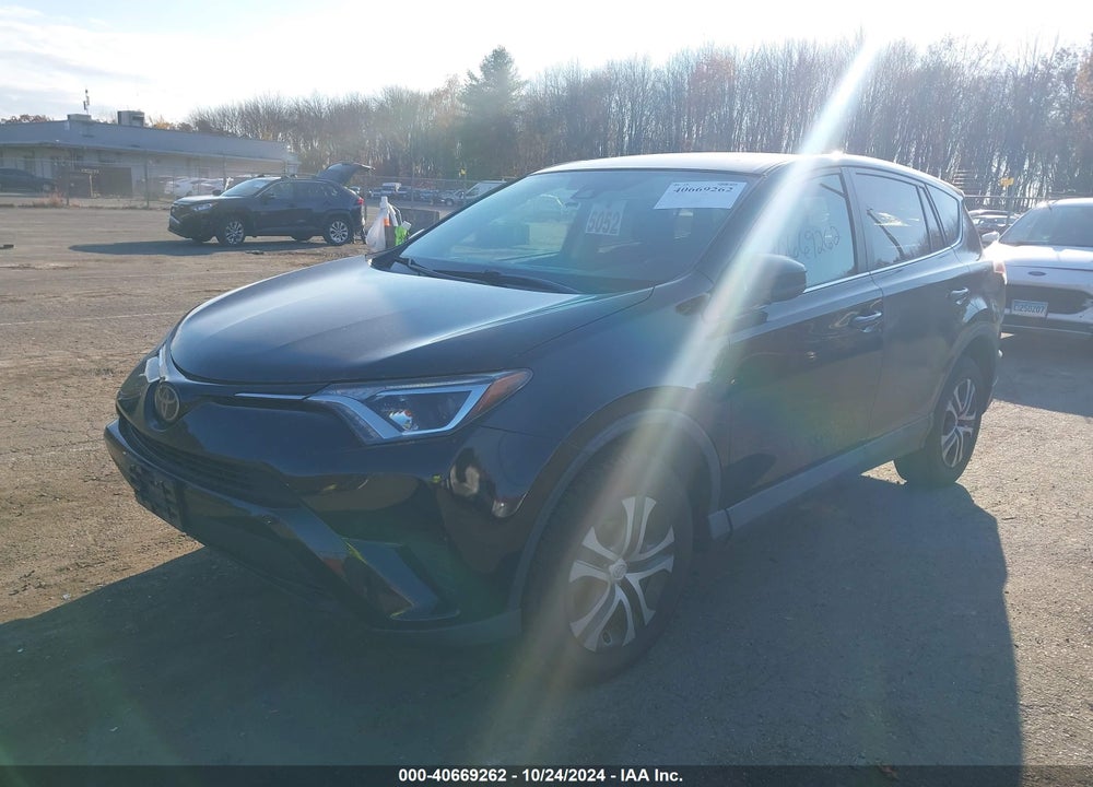 2018 TOYOTA RAV4 LE VIN: 2T3BFREVXJW714666