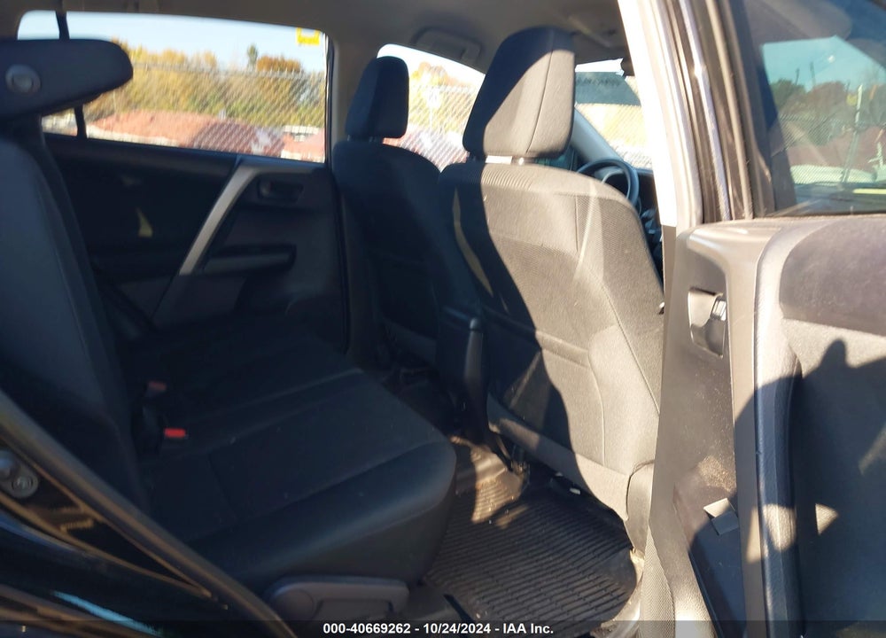 2018 TOYOTA RAV4 LE VIN: 2T3BFREVXJW714666