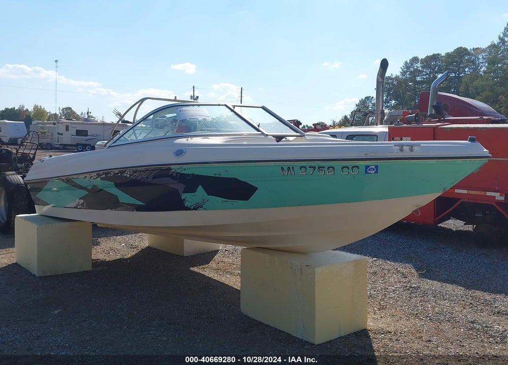 1999 SEA RAY 180 BOW RIDER VIN: 00000SERR2879J899
