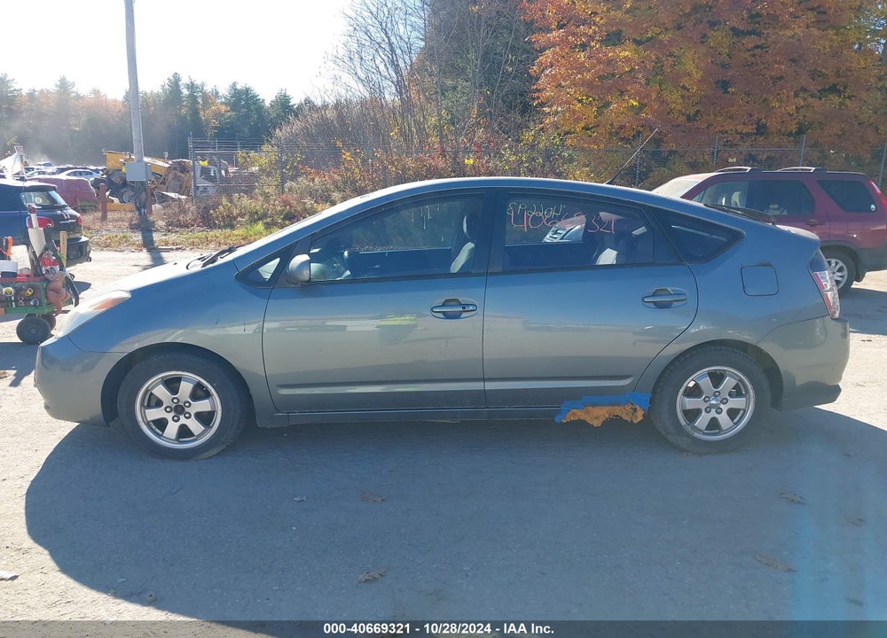 2005 TOYOTA PRIUS VIN: JTDKB20U050130157