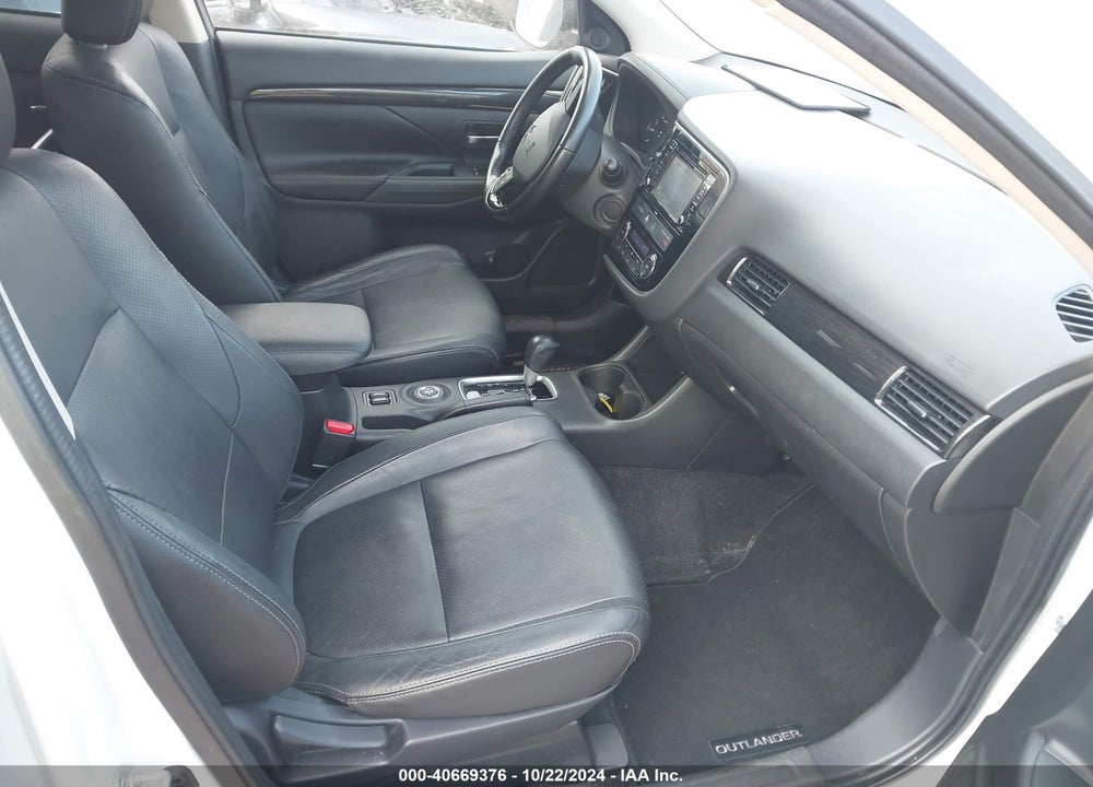 2016 MITSUBISHI OUTLANDER SEL VIN: JA4AZ3A35GZ036125
