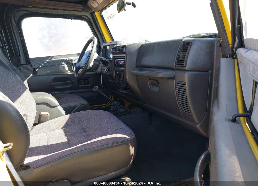 2002 JEEP WRANGLER X VIN: 1J4FA39S82P748061