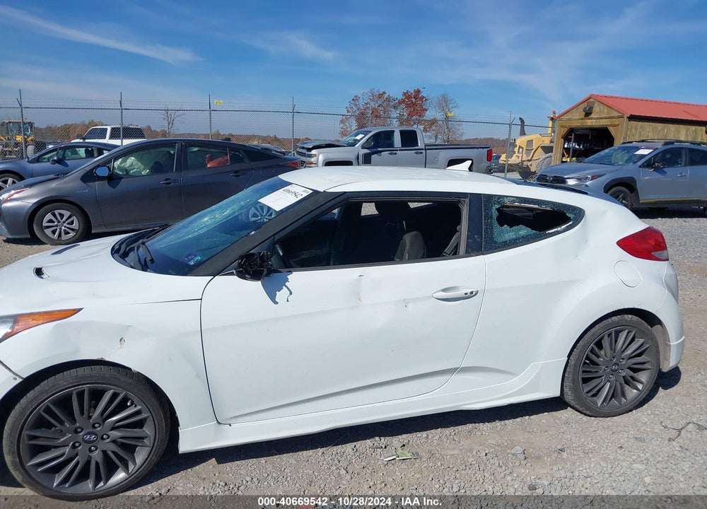 2013 HYUNDAI VELOSTER VIN: KMHTC6AD7DU156328