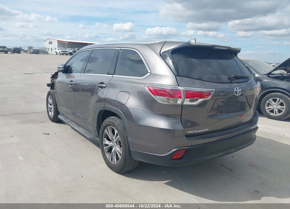 2015 TOYOTA HIGHLANDER XLE V6 VIN: 5TDKKRFH6FS070936