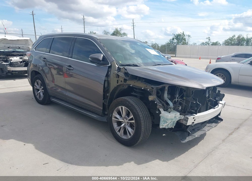 2015 TOYOTA HIGHLANDER XLE V6 VIN: 5TDKKRFH6FS070936