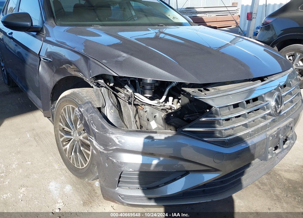 2019 VOLKSWAGEN JETTA 1.4T SEL VIN: 3VWE57BU1KM230823