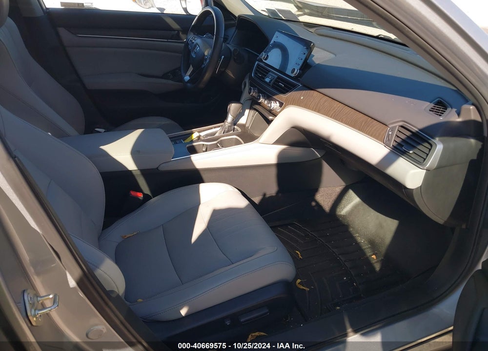 2018 HONDA ACCORD TOURING VIN: 1HGCV1F97JA086169